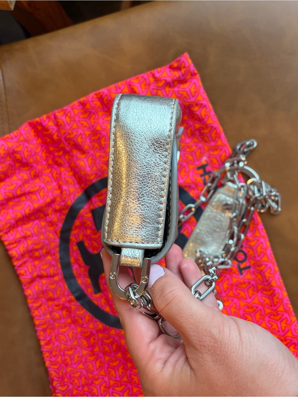 Tory Burch Reva Silver Metallic Leather Chain Crossbody Bag Clutch & Dustbag - Picture 10 of 11
